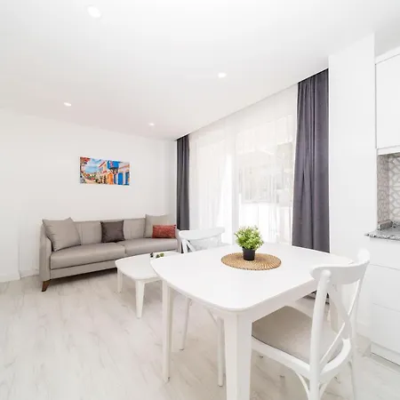 Superb Flat Close To Duden Waterfall In Muratpasa 아파트 *